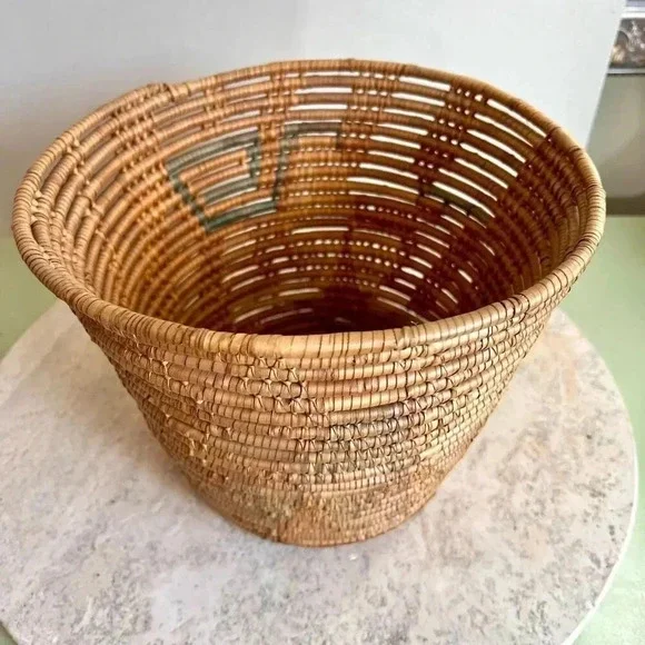 Vintage Handmade Native American Hand Woven Large Basket Tan with Print on Insid